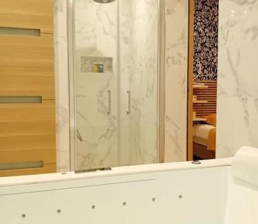 Louvres Apartment | Relaxing Maison avec Jacuzzi Near Roissy CDG - Paris