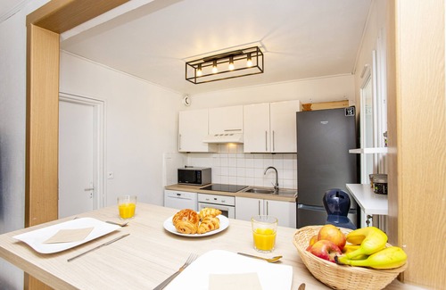 Fosses House | Family-Friendly Maison Near Parc Astérix with Free Parking