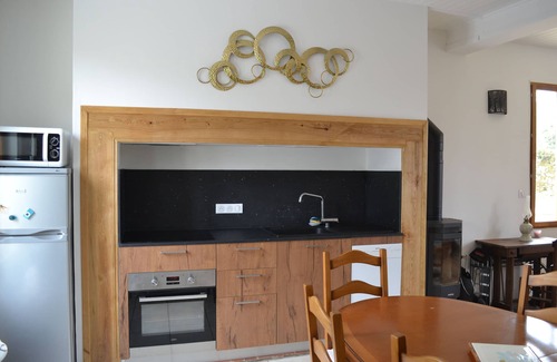Granges-dAns House | Relax at Maison Avec Piscine: Family-Friendly Retreat