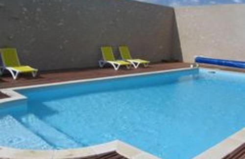Averdon House | Inviting Maison with Heated Pool near Loire Châteaux