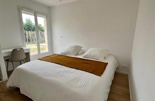 Biscarrosse Villa | Tranquil Maison with Private Pool and Garden for Relaxation