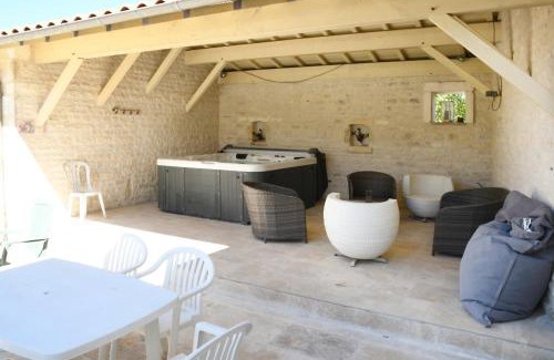 Sigogne Villa | Inviting Oceanfront Maison with Pool and Hot Tub Retreat