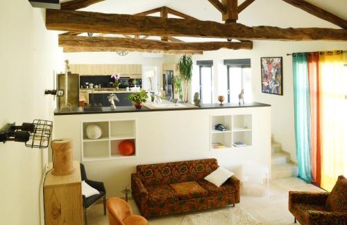 Sigogne Villa | Inviting Oceanfront Maison with Pool and Hot Tub Retreat