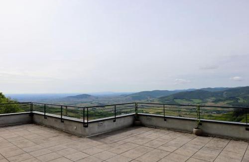 Beaujeu House | Scenic Maison with 180° Views & Family-Friendly Amenities