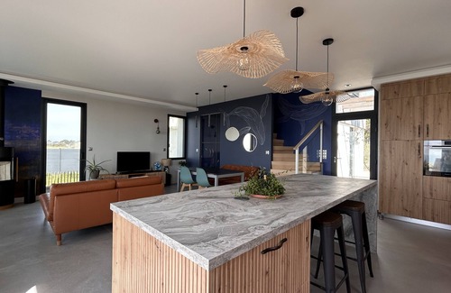 Batz-sur-Mer House | Oceanfront Retreat: Maison Avec Vue Panoramique