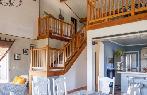Trentels House | Panoramic Valley Views with Pool and Spa at Maison