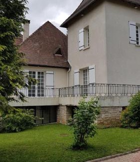 Boulazac-Isle-Manoire Bed & Breakfast | Oceanfront MAISON BLANCHE: Guest Rated 9.6 with Breakfast