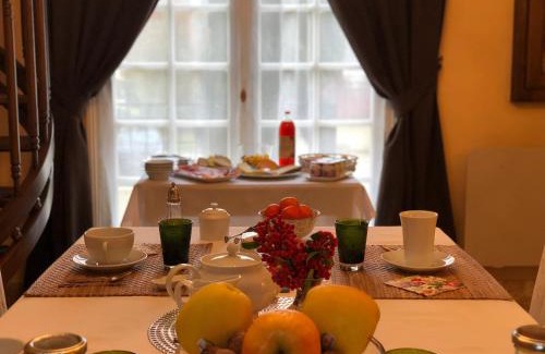 Boulazac-Isle-Manoire Bed & Breakfast | Oceanfront MAISON BLANCHE: Guest Rated 9.6 with Breakfast