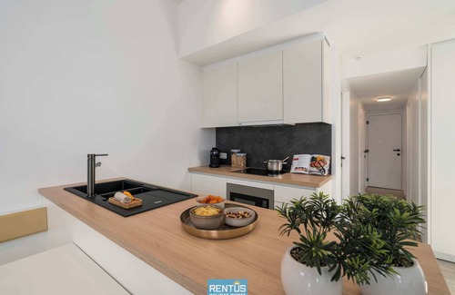 Westende House | Maison Basil: Inviting Holiday Home with Garden & Ocean View