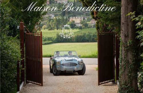 Ceredello House | Maison Benedictine