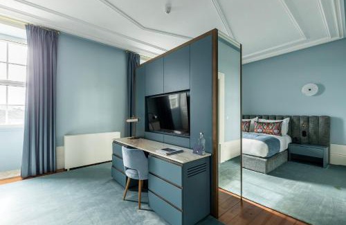 Uniao de Freguesias do Centro Hotel | Experience Elegance at Maison Bleue – 5-Star Bliss Awaits