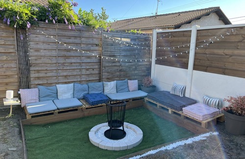 Cazaux House | Pet-Friendly Maison Bois de Charme: Rated 10/10 by Guests