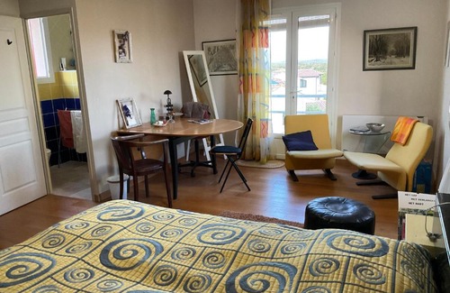 Paraza Bed & Breakfast | Discover Maison Bon Ton: Guest Rated 8.9/10 Retreat