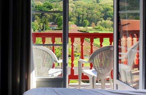Itxassou Hotel | Discover Maison Bonnet Itxassou: Rated 9.2 with Pool & Spa