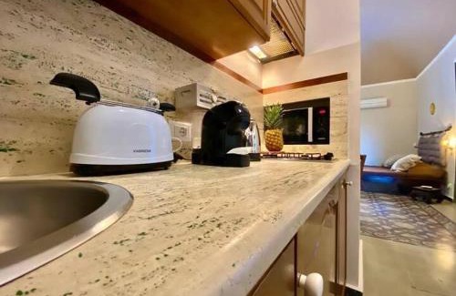 Old Town Apartment | Discover Family-Friendly Bordonaro Deluxe - 4-Star Comfort