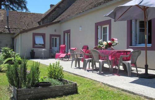 Monetay-sur-Loire House | Comfortable Retreat in Monétay-sur-Loire for Families