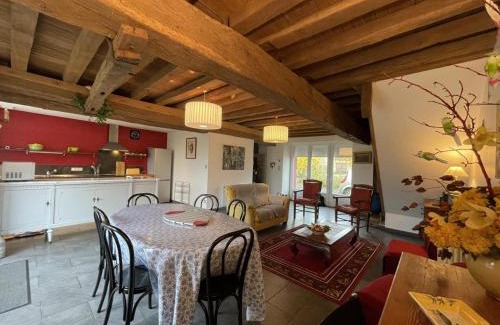 Monetay-sur-Loire House | Comfortable Retreat in Monétay-sur-Loire for Families