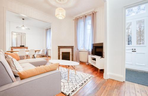 Limoges House | Elegant Maison Bourgeoise Haussmannienne - Guest Rated 8.8