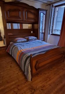 Corbigny House | Discover Maison cœur de ville near Morvan with Spa & Dining