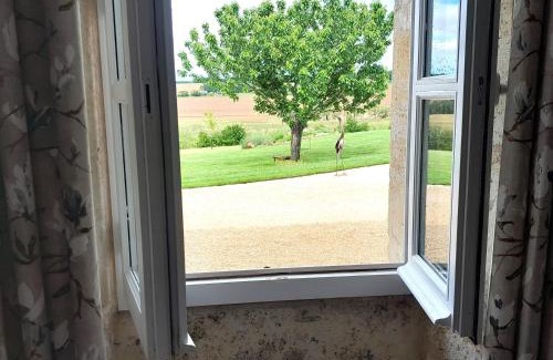 Flamarens Bed & Breakfast | Explore Maison Callonguet: Budget-Friendly Stay Awaits