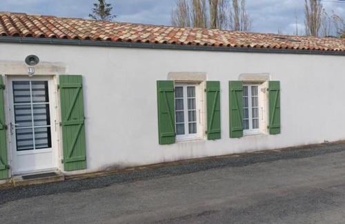 Marans House | Maison calme au bord de l'eau