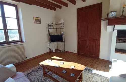 Arthon House | Tranquil Garden Retreat Near Châteauroux - Family Friendly