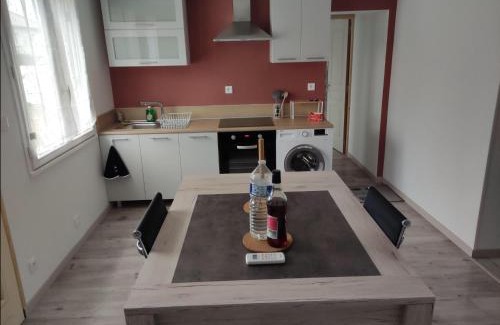 Lere Apartment | Cozy Family Retreat at Maison Calme et Chaleureuse
