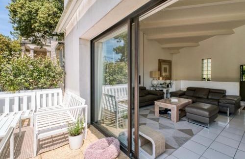Saint-Palais-sur-Mer Villa | Serene Ocean View Retreat with Private Pool and Family Friendly