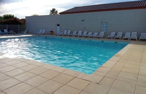 Vauvert House | Elegant Maison Camargaise: Family-Friendly with Pool Access