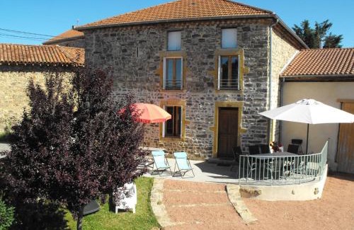 Saint-Paul-de-Vezelin House | Family-Friendly Gîte in Vézelin-sur-Loire for 11 Guests