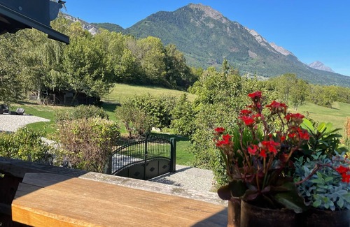 Gilly-sur-Isere House | Maison Campagne: Family-Friendly with Terrace & Garden Access