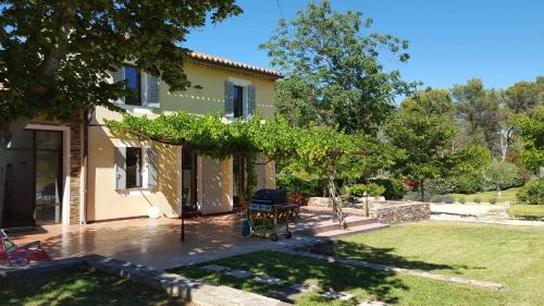 Cabries Villa | Experience Maison Campagne Petite Mère with Ocean Views