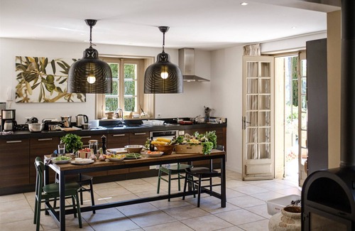 Pernes-les-Fontaines Villa | MAISON CAPUCINE: Villa with Heated Pool & Concierge Service