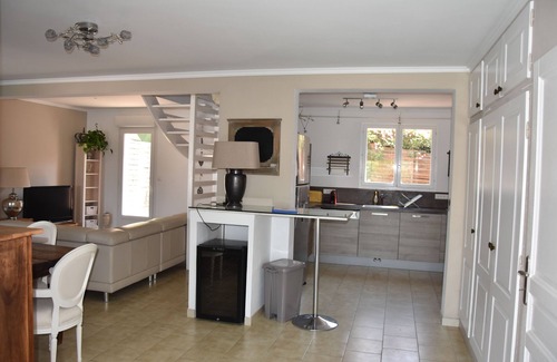 Sarrola-Carcopino House | Relaxing Maison Chaleureuse with Pool, 10 Min to the Sea