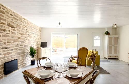Fossemagne House | Cozy Maison with Garden, WiFi & Child-Friendly Amenities
