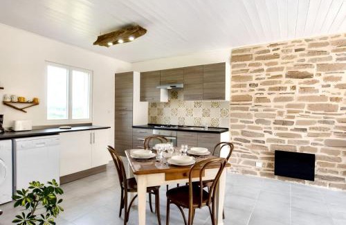 Fossemagne House | Cozy Maison with Garden, WiFi & Child-Friendly Amenities