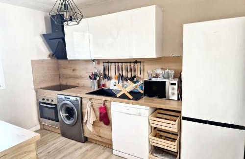 Forcalquier House | Cozy 2-Bedroom Retreat with Jacuzzi and Garden in Forcalquier