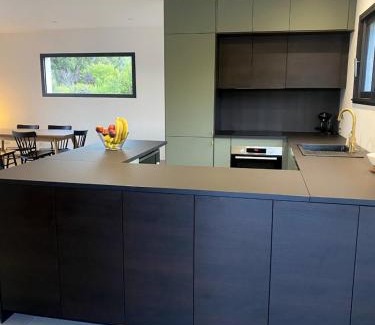 Serra-di-Fiumorbo House | Cozy 3-Bedroom Villa with Garden and WiFi in Serra Di Fiumorbo