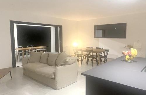 Serra-di-Fiumorbo House | Cozy 3-Bedroom Villa with Garden and WiFi in Serra Di Fiumorbo