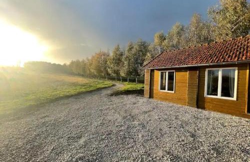 Venizy House | Cozy Countryside Retreat with Pet and Child-Friendly Amenities