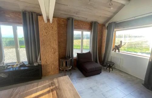 Venizy House | Cozy Countryside Retreat with Pet and Child-Friendly Amenities