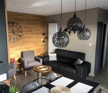 Ergue-Gaberic House | Cozy Oceanfront Retreat Near Quimper - Rated 9.6/10