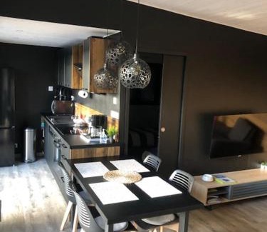 Ergue-Gaberic House | Cozy Oceanfront Retreat Near Quimper - Rated 9.6/10