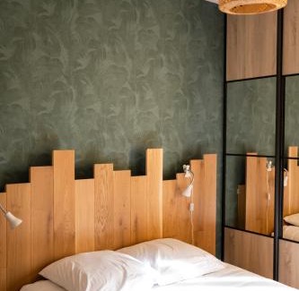 Gujan-Mestras House | Charming Maison Chaleureuse: Steps from the Beach & Family-Friendly