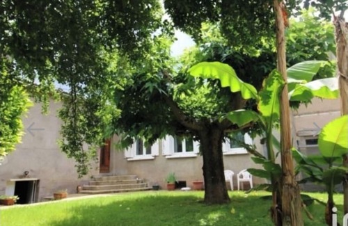 Aiguelèze House | Cozy Maison Chaleureuse: Pet-Friendly with Pool & Kitchen