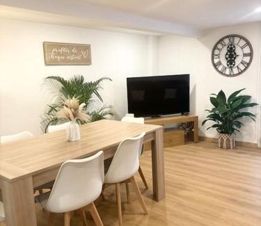 Chatillon House | Cozy Maison Near Paris: Ideal for Families & Pets