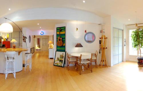 Montlucon House | Cozy 3-Bedroom Retreat with Garden and WiFi in Montluçon