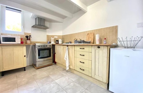 Biganos House | Cozy Maison Near All Conveniences - Child Friendly Retreat