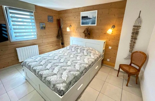 Saint-Laurent-sur-Mer House | Charming Maison in Saint Laurent sur Mer with Terrace