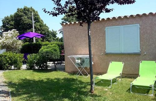 Abbazia House | Charming One-Bedroom Retreat with Garden and Wi-Fi